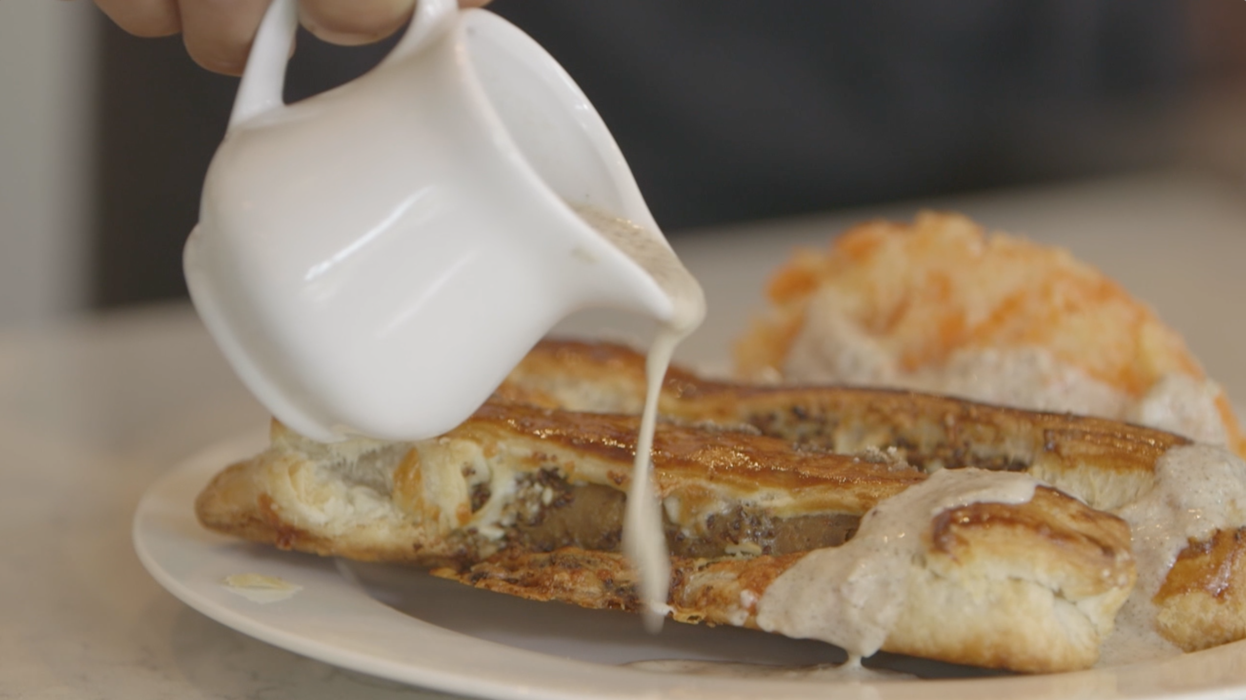 Rouleaux de Saucisses Végétariennes avec Purée de Pommes de Terre et Carottes